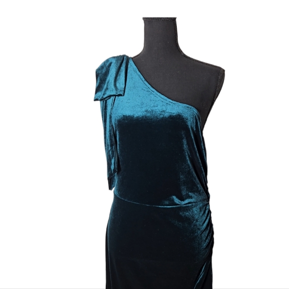 ONE SHOULDER FORMAL VELVET SLIT MAXI DRESS SIZE L - Picture 4 of 8